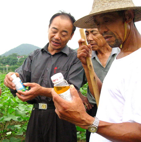 噴施農(nóng)藥技術(shù)用語要從農(nóng)民實際出發(fā)